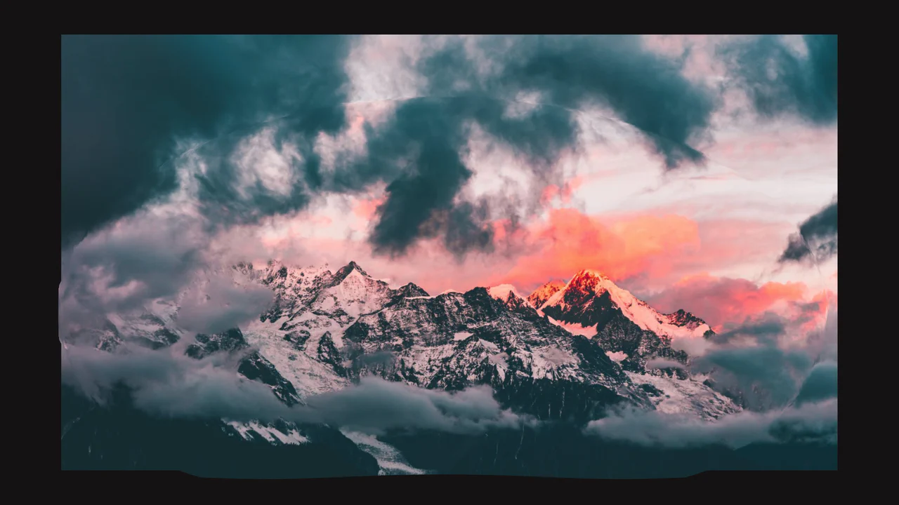 Fullscreen background image revealing a ripple displacement effect upon clicking, with text elements animating in.
